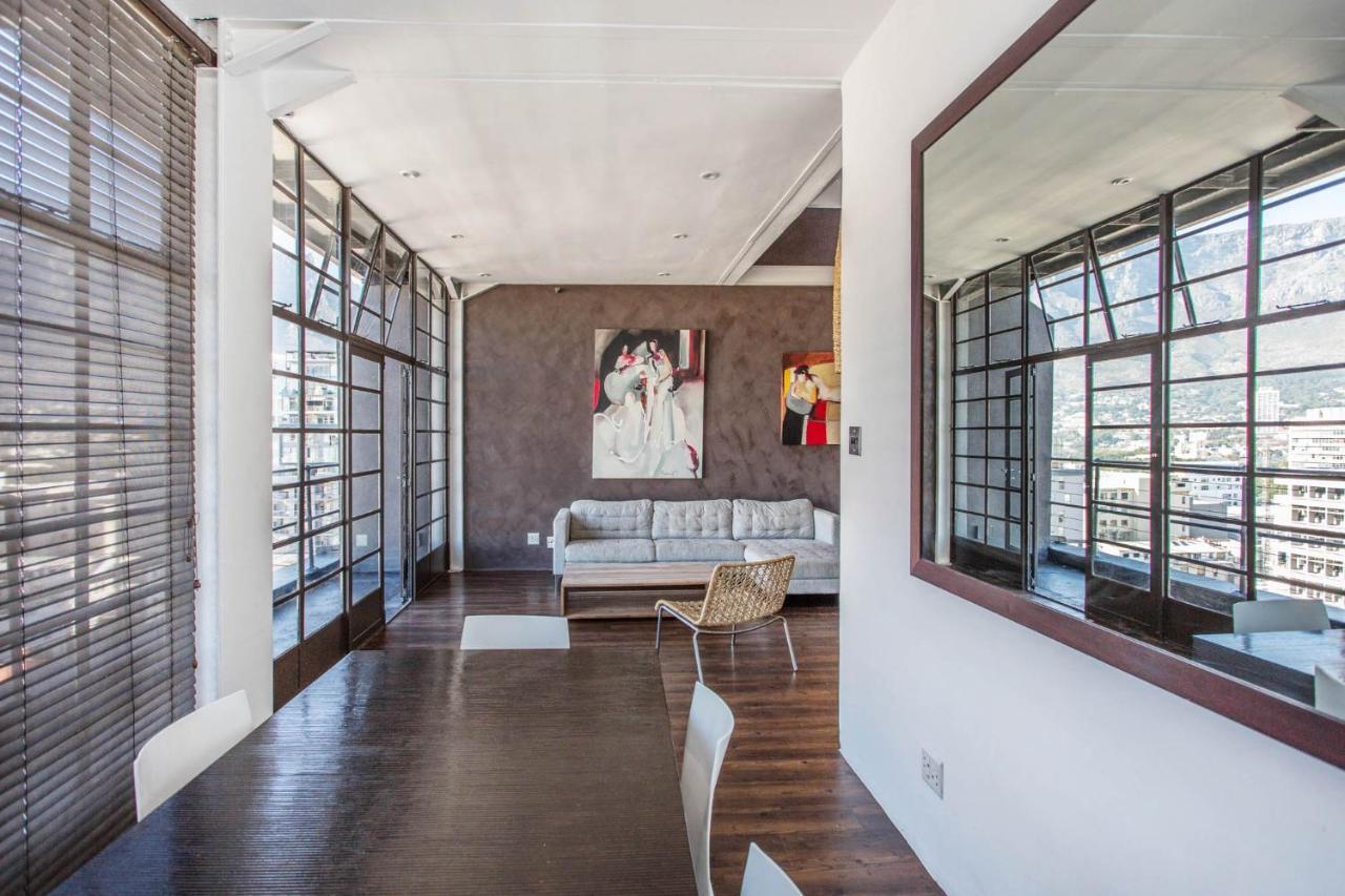 Manhattan Lofts *