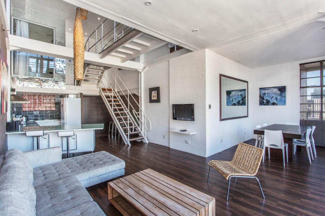 Manhattan Lofts *