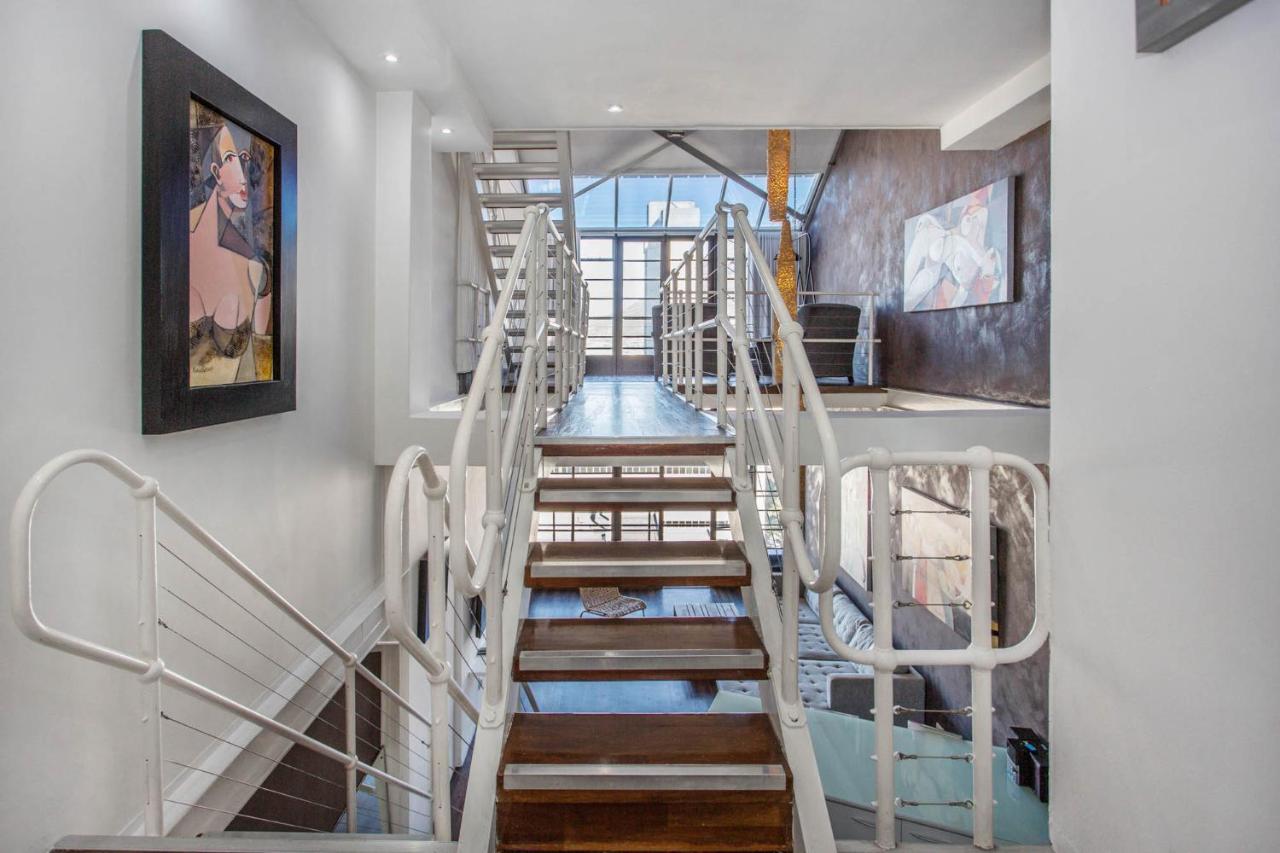 Manhattan Lofts *