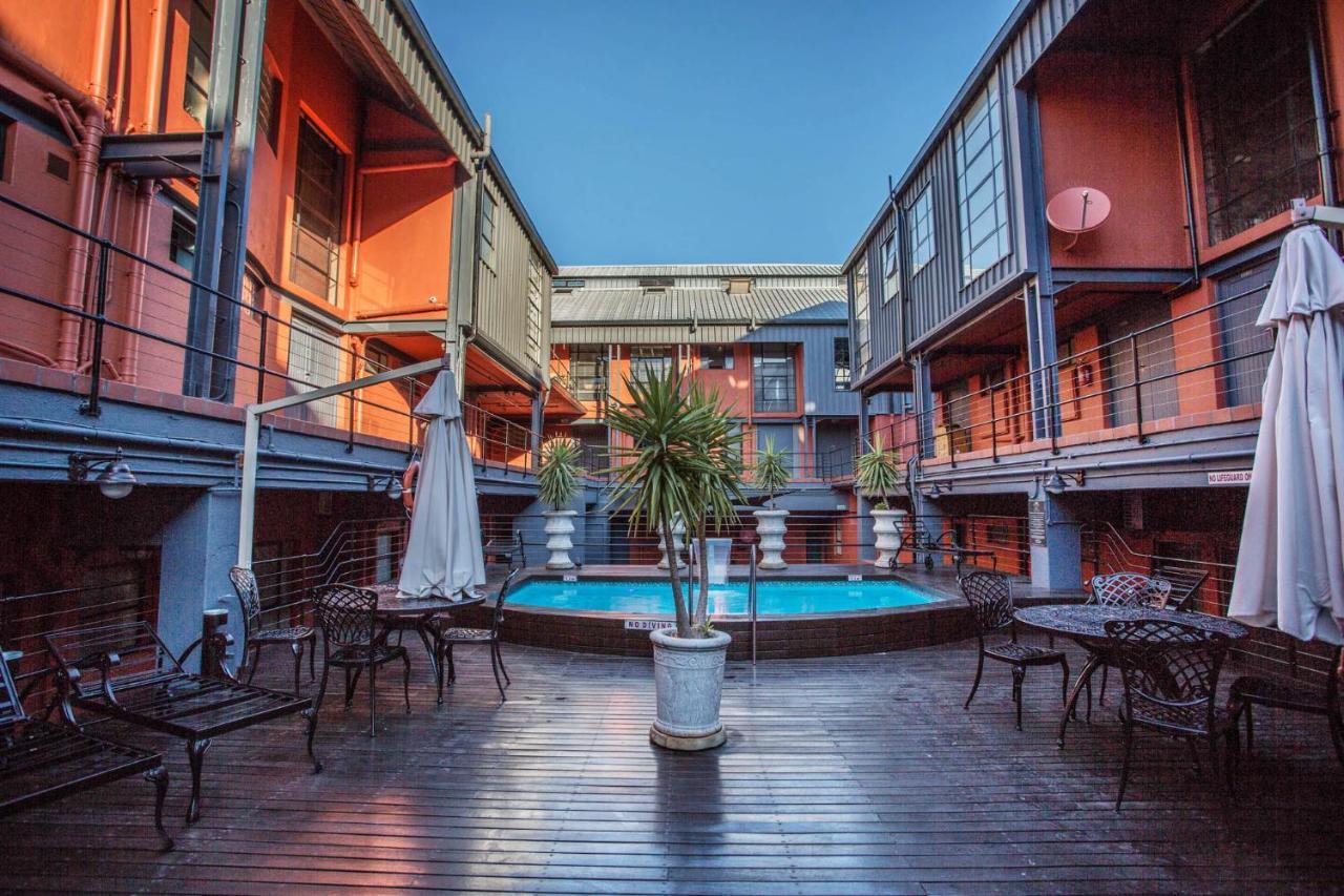 Manhattan Lofts *