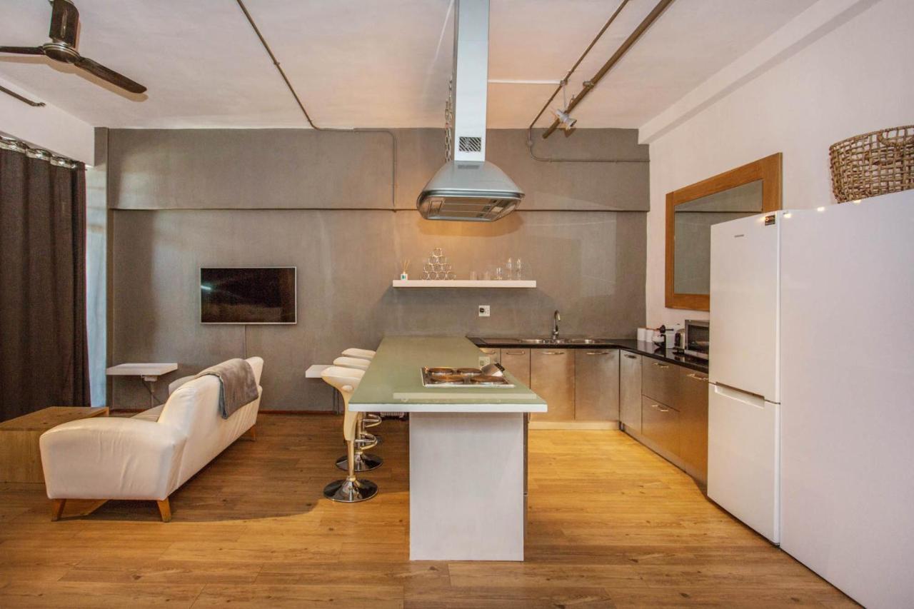 Manhattan Lofts *