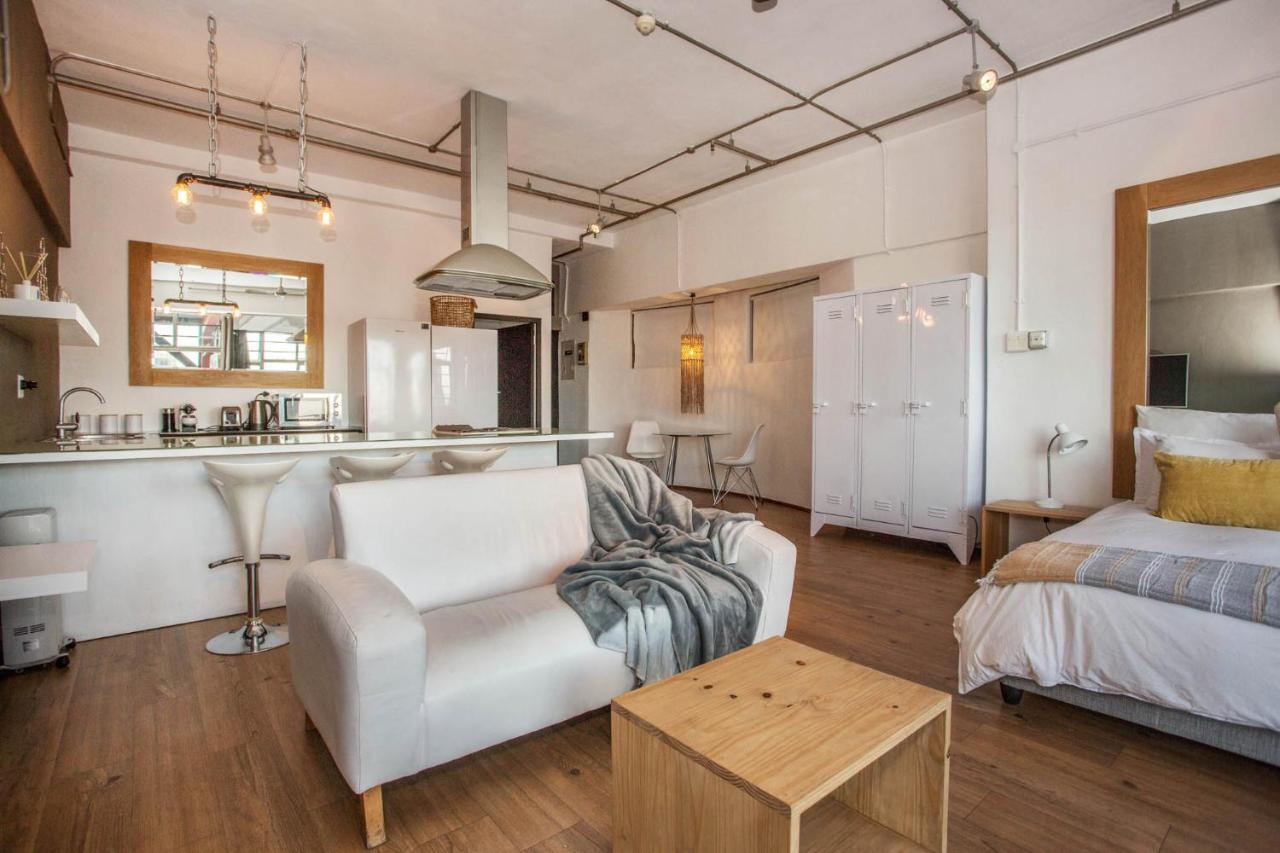 Manhattan Lofts *